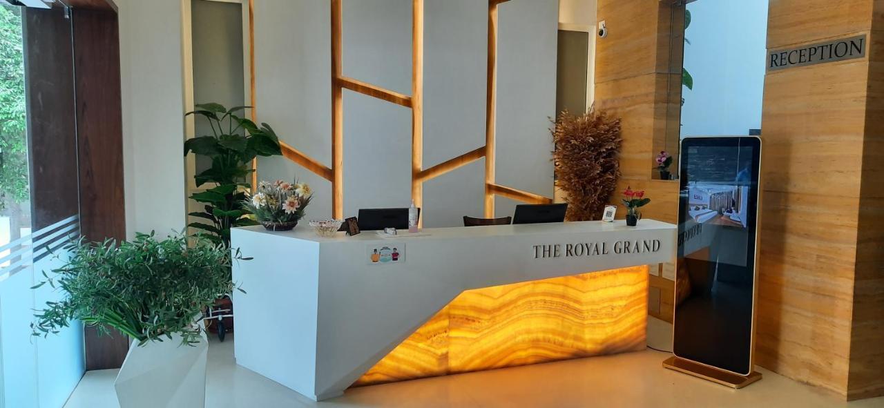 The Royal Grand Karūr Exterior foto
