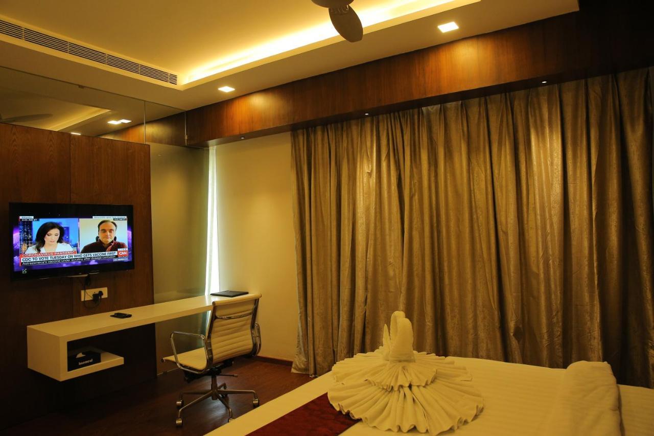 The Royal Grand Karūr Exterior foto